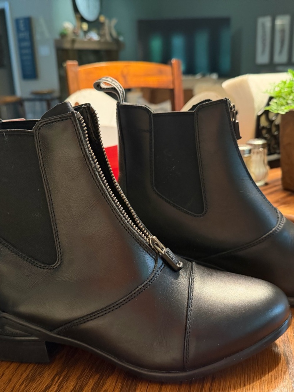 NIB Dublin Defy Black Leather Front-Zip Paddock Chelsea Ankle Boots